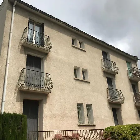 Hotel Hebergements A La Rive: Accueil Chaleureux Et Paiement Flexible *