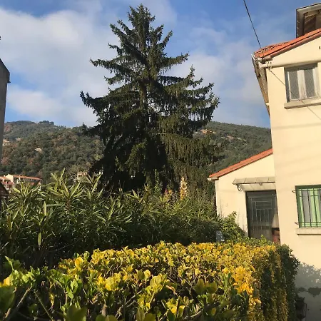 Hotel Hebergements A La Rive: Accueil Chaleureux Et Paiement Flexible *