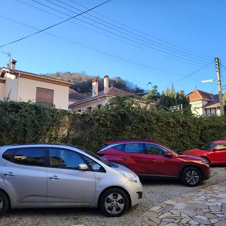 Hebergements A La Rive, Accueil Ouvert Tous Les Jours Jusqu'a 20h00 Dernier Delai, Depuis 30 Ans ! Reserver Ici Svp ! Merci ! Aucun Reglement A Distance Accepte, Paiement Par Cb, Especes, Cheque Ou Cheques-vacances Imperativement A La Remise Des Clef Ξενοδοχείο