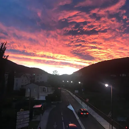 Hotel Hebergements A La Rive: Accueil Chaleureux Et Paiement Flexible Amelie-les-Bains-Palalda