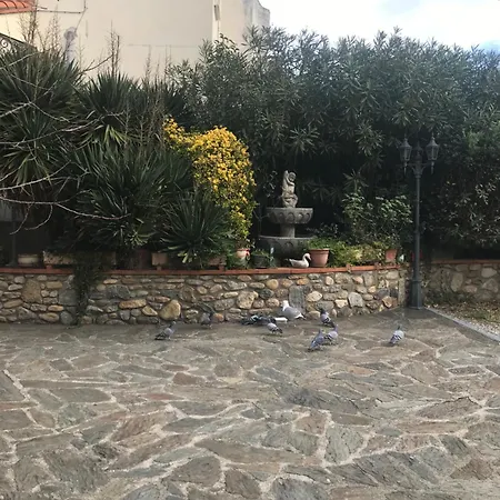 Hébergements à La Rive, Accueil Ouvert Tous Les Jours Jusqu'à 20h00 Dernier Délai, Depuis 30 Ans ! Réserver Ici Svp ! Merci ! Aucun Règlement à Distance Accepté, Paiement Par Cb, Espèces, Chèque Ou Chèques-vacances Impérativement à La Remise Des Clef * Amélie-les-Bains-Palalda